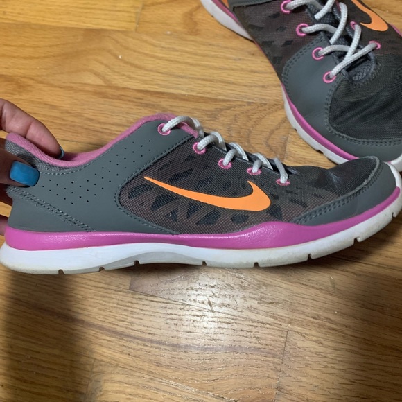 Nike sneakers - Picture 2 of 3